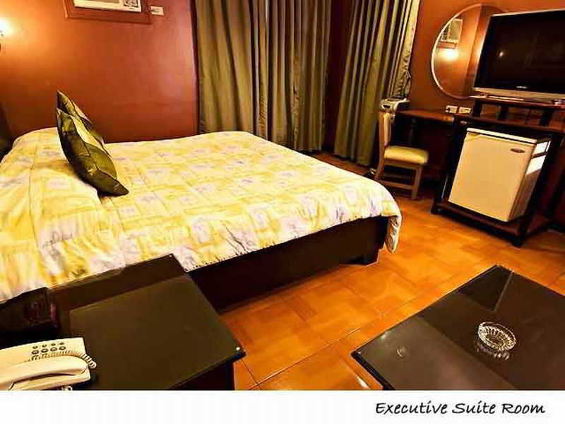 Hotel La Corona De Lipa Lipa City Kültér fotó