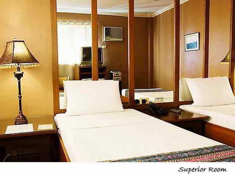 Hotel La Corona De Lipa Lipa City Kültér fotó