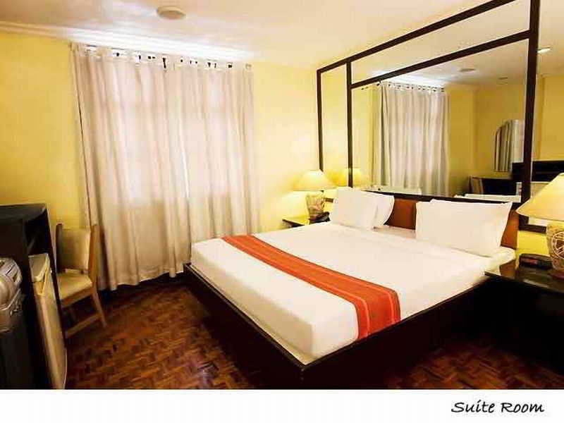 Hotel La Corona De Lipa Lipa City Kültér fotó