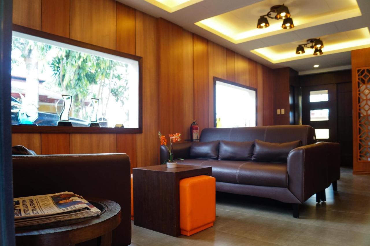 Hotel La Corona De Lipa Lipa City Kültér fotó
