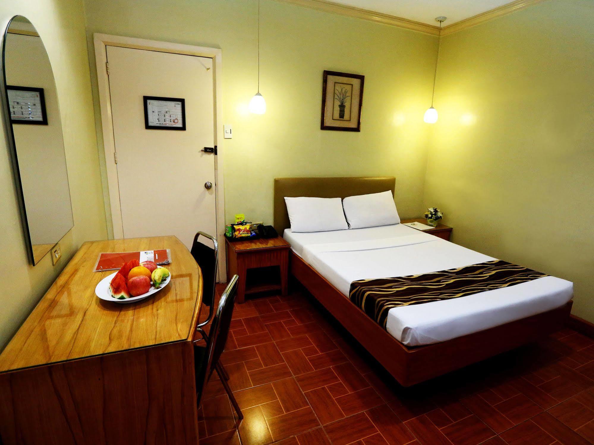 Hotel La Corona De Lipa Lipa City Kültér fotó