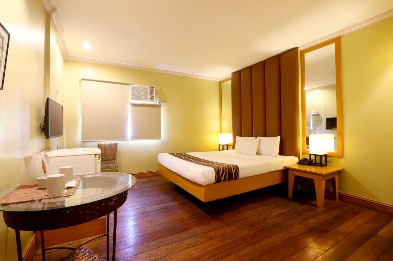 Hotel La Corona De Lipa Lipa City Kültér fotó